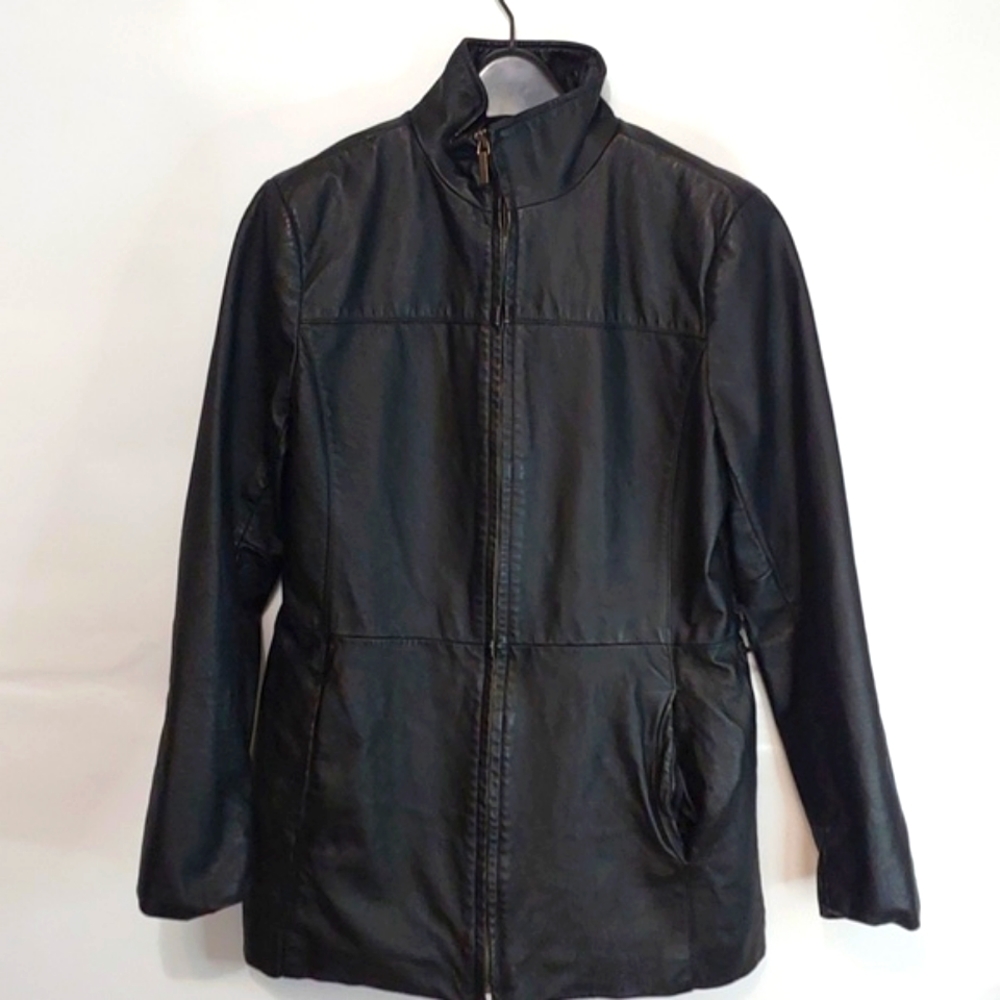 Worthington Medium Black
